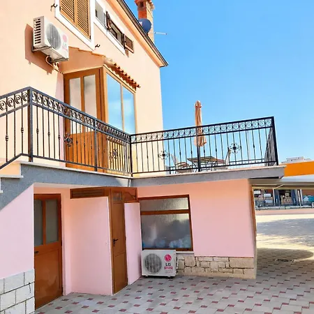 Aura House Free Parking For 6 Cars * Rovinj